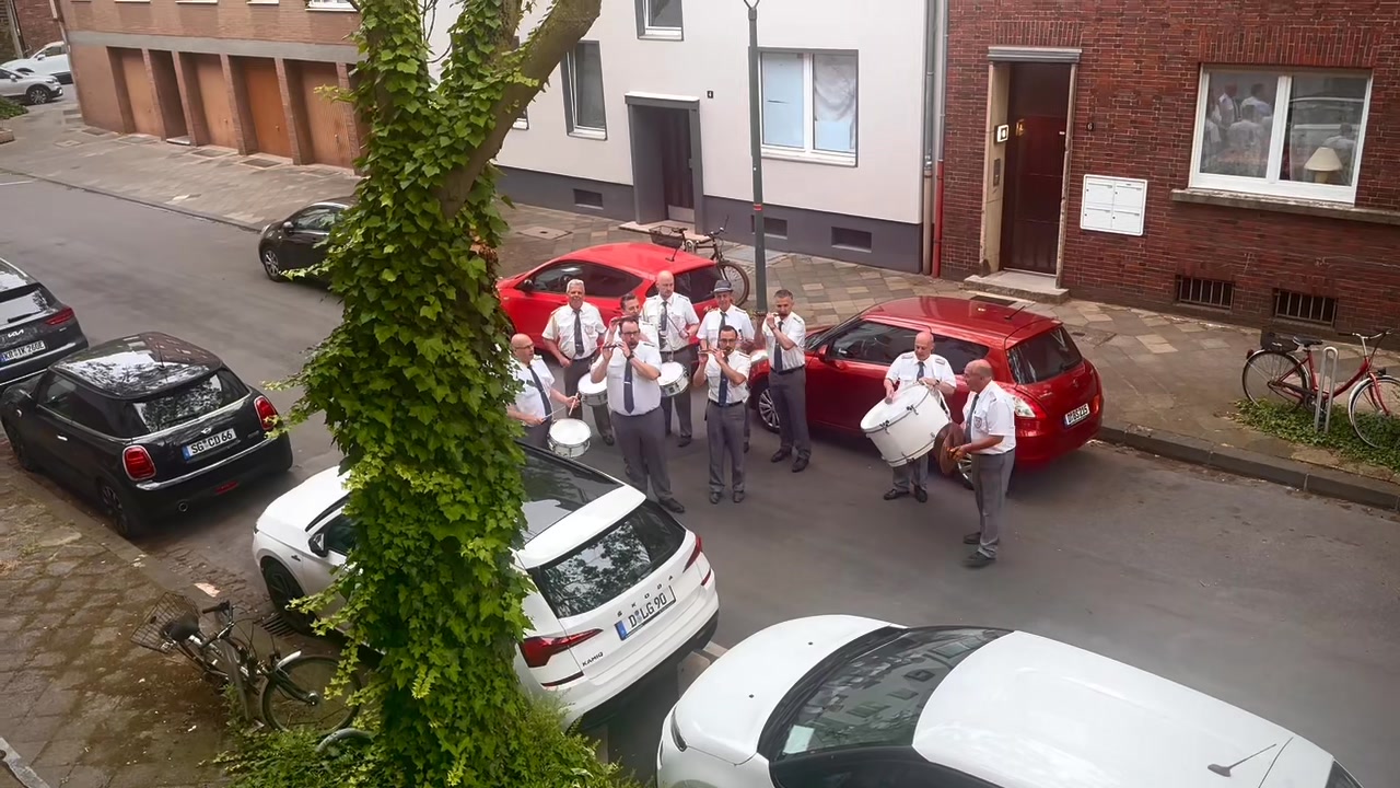 …08:45 Uhr im #Düsseltal! 🚀 Danke Tambour-Corps Derendorf e.V. 🫶