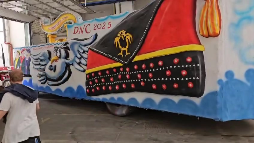 …die #ZL1961 hat heute mal wieder etliche Karnevalswagen hin und her geschubst,…