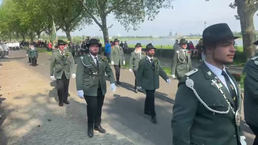 Live von der Parade in Heerdt!5